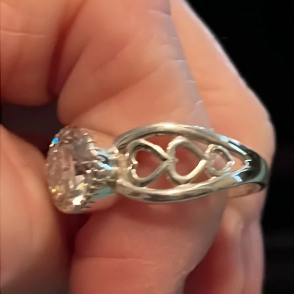 2ct moissanite heart ring. - Picture 3 of 7